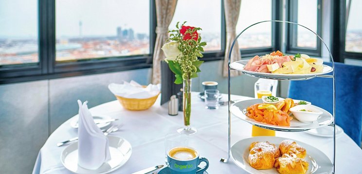 Exklusiv genießen: Private Gourmetwaggon-Fahrt & Aufenthalt im Hotel Kärnterhof