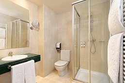 Beispiel Bad Doppelzimmer Standard (Zimmercodierung DG1)