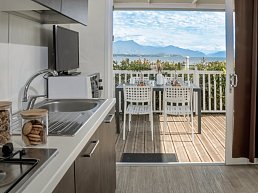 Wohnbeispiel Camp Lodge Deluxe Lakeside (Zimmercodierung CD1)