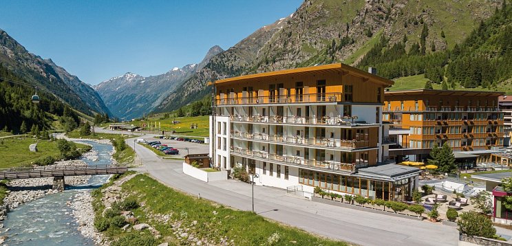 Hotel Vier Jahreszeiten**** – Ihre Wohlfühloase im Pitztal